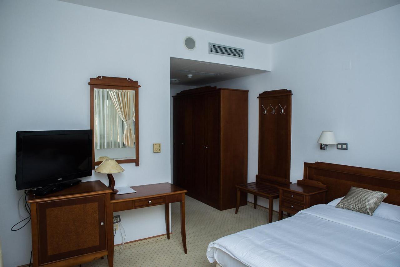 Hotel Hum Любушки Экстерьер фото