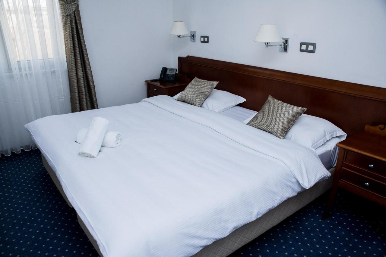 Hotel Hum Любушки Экстерьер фото