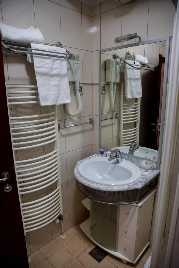 Hotel Hum Любушки Экстерьер фото