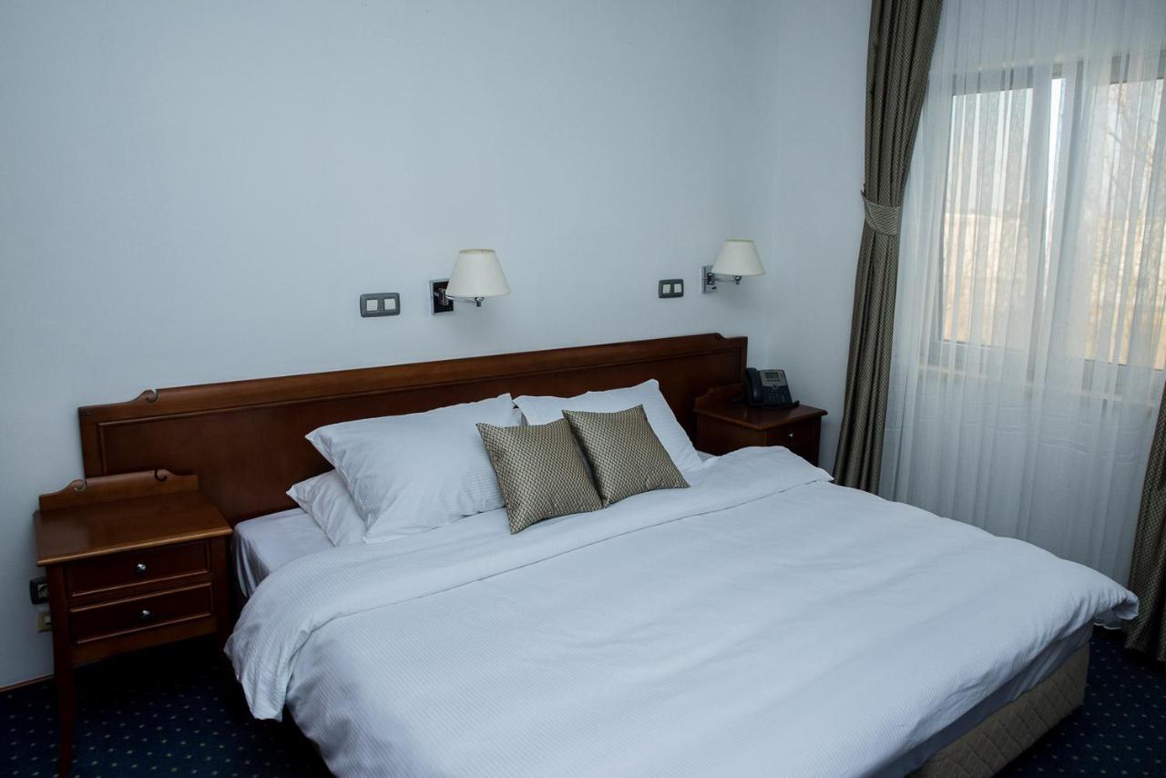 Hotel Hum Любушки Экстерьер фото