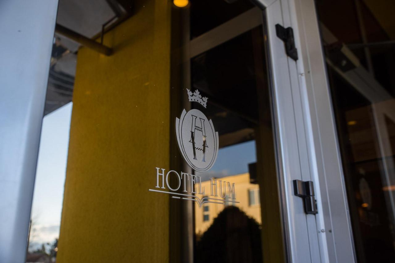 Hotel Hum Любушки Экстерьер фото