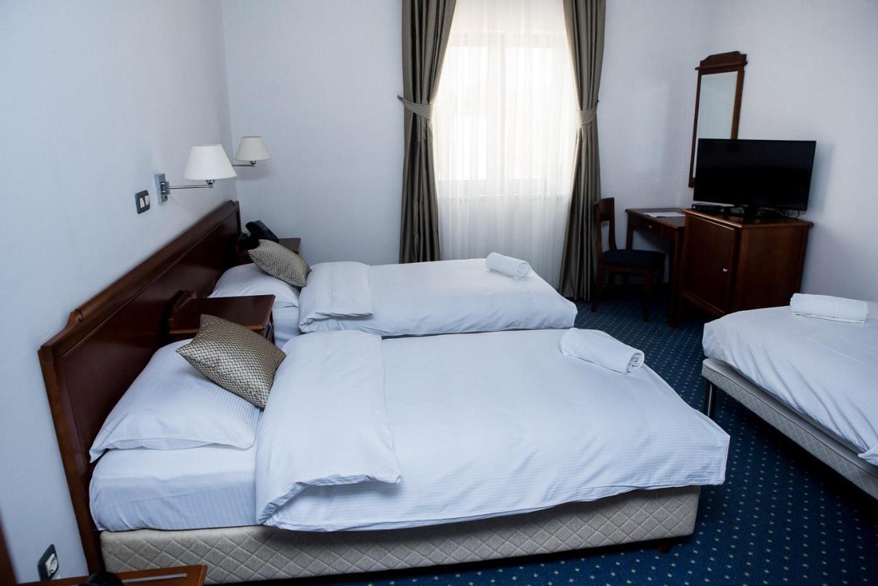 Hotel Hum Любушки Экстерьер фото