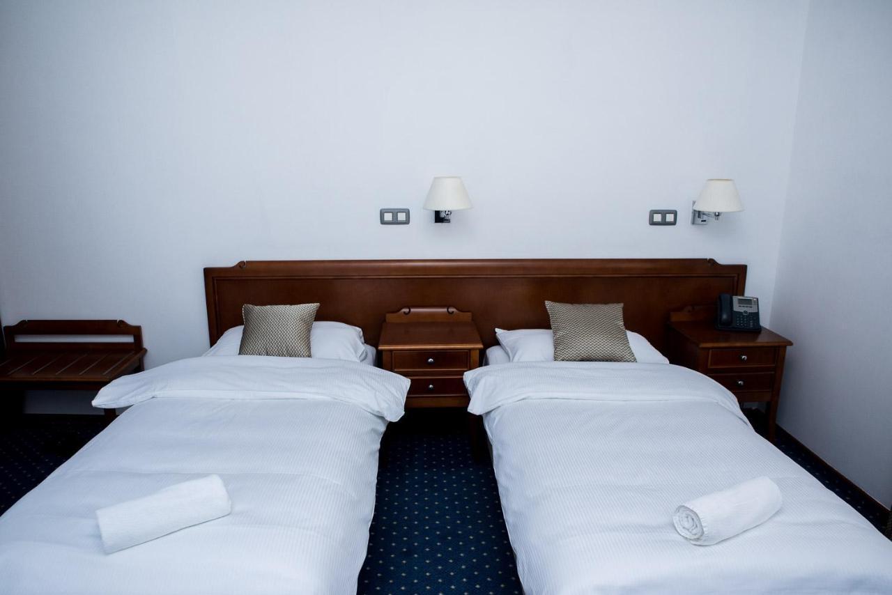 Hotel Hum Любушки Экстерьер фото