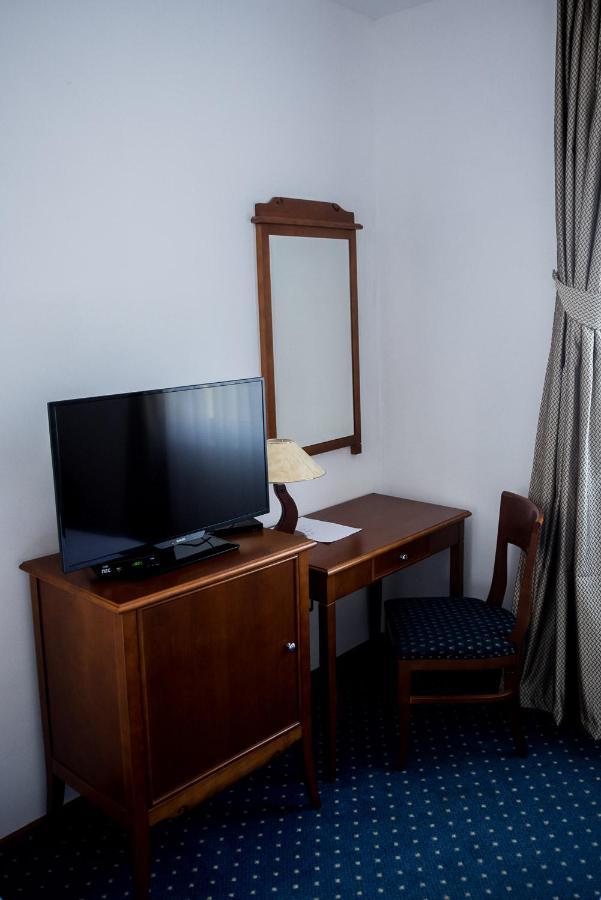 Hotel Hum Любушки Экстерьер фото