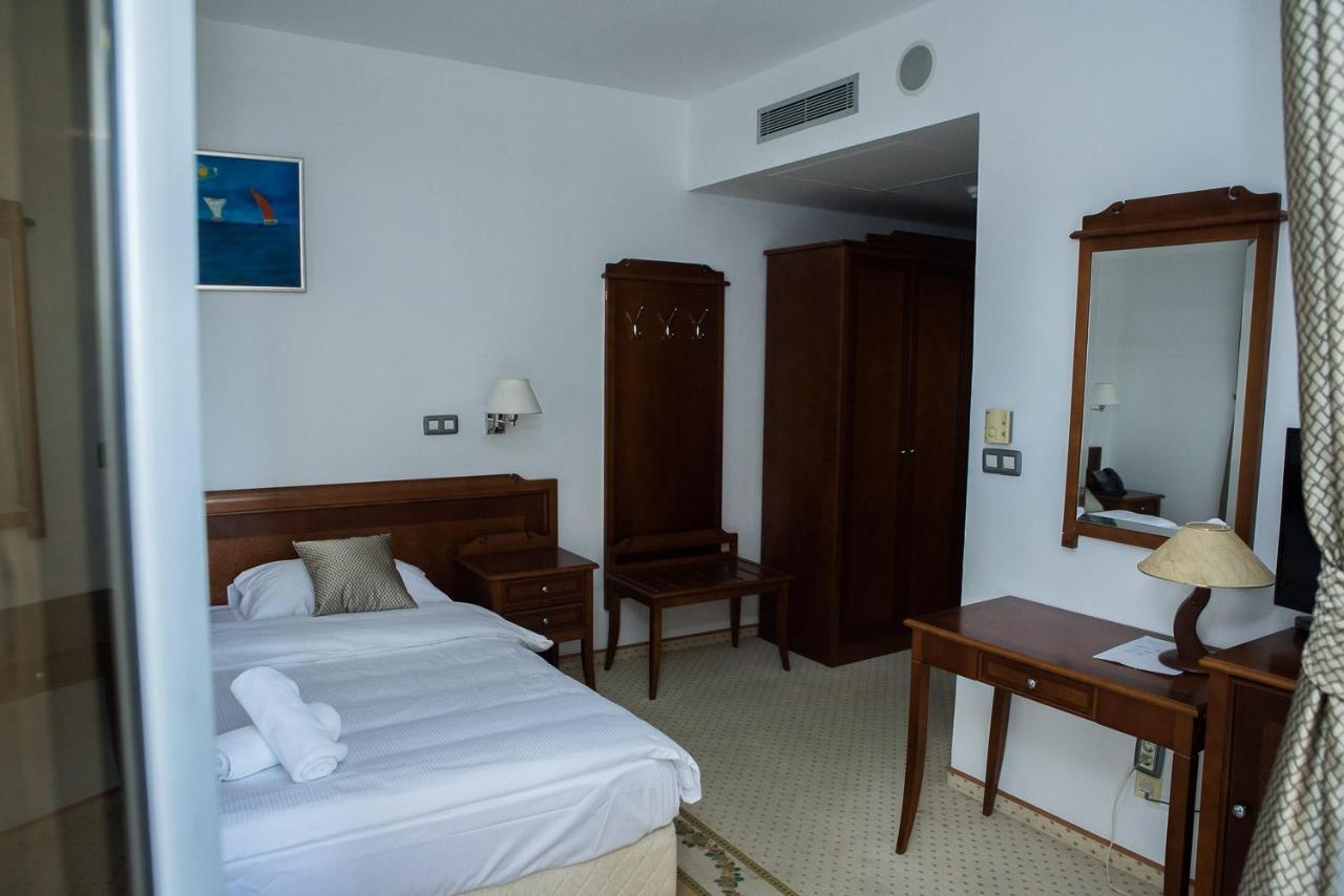 Hotel Hum Любушки Экстерьер фото