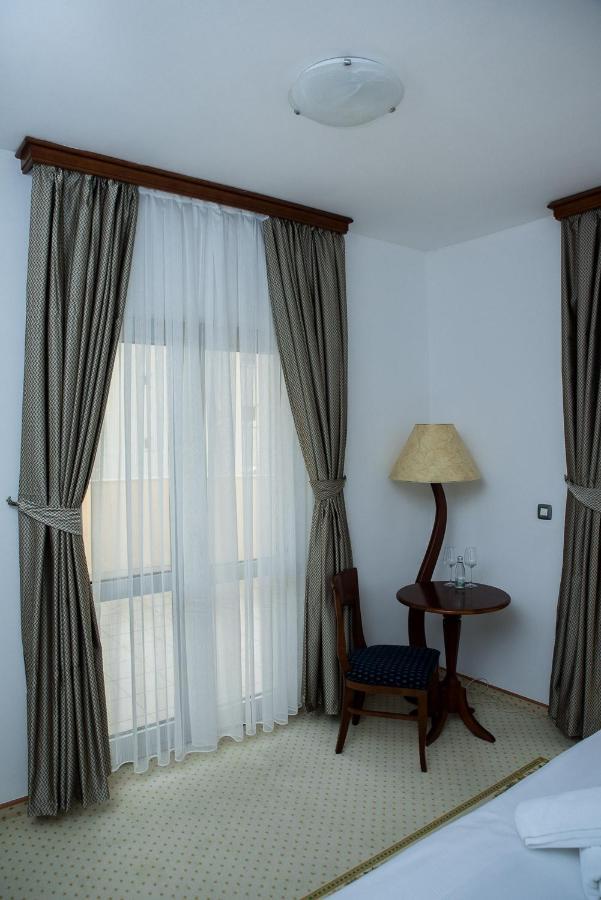 Hotel Hum Любушки Экстерьер фото