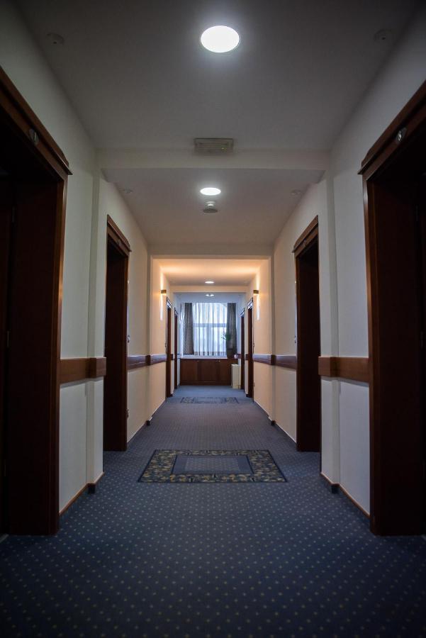 Hotel Hum Любушки Экстерьер фото