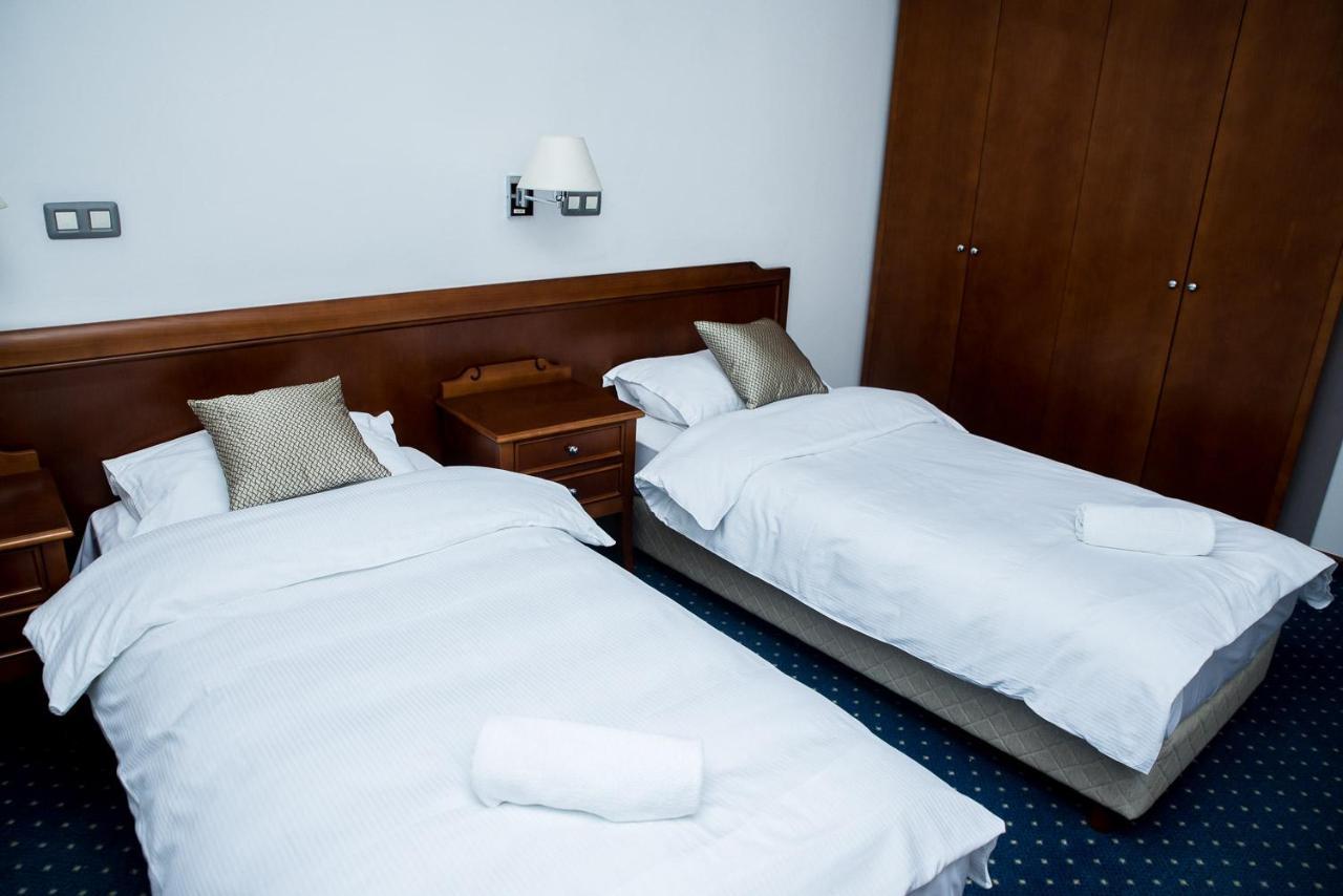 Hotel Hum Любушки Экстерьер фото
