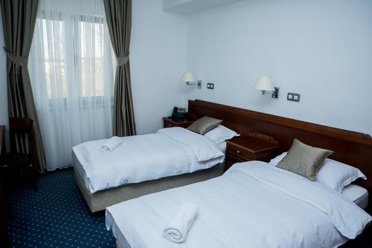 Hotel Hum Любушки Экстерьер фото