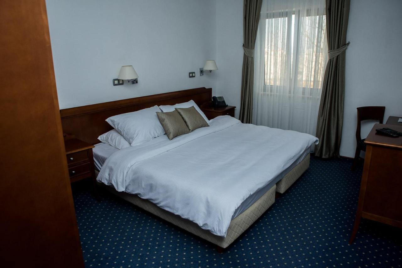 Hotel Hum Любушки Экстерьер фото
