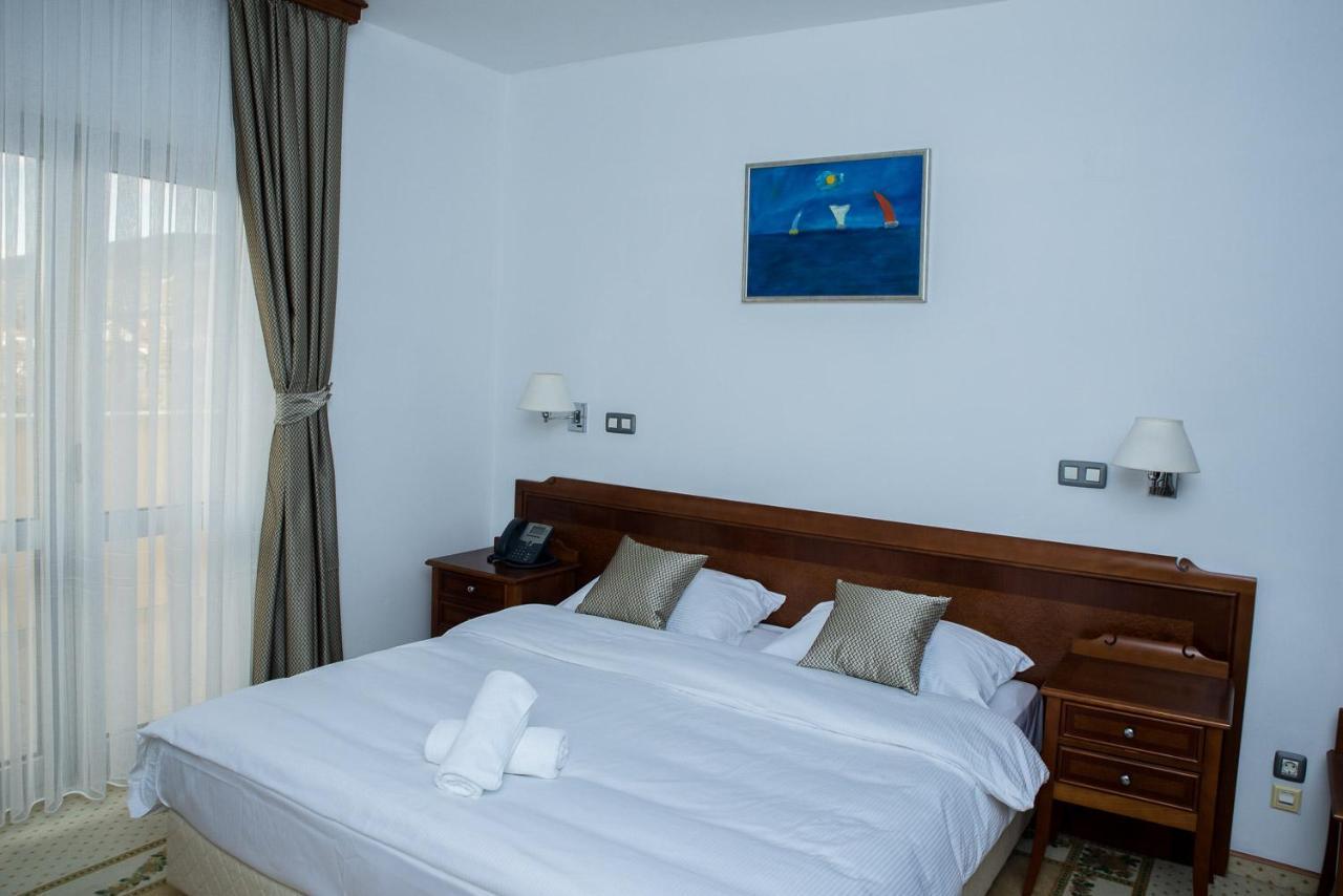 Hotel Hum Любушки Экстерьер фото