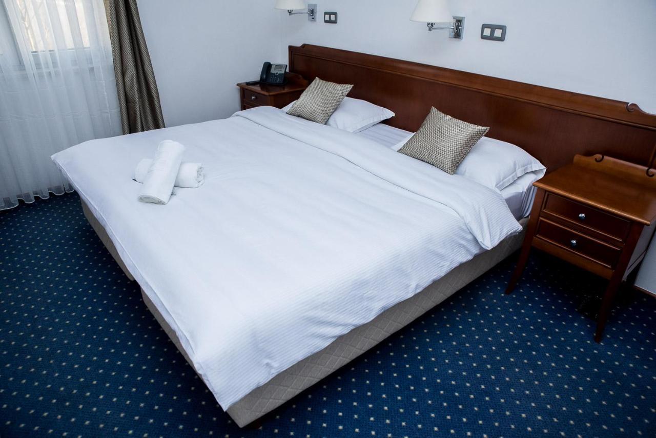 Hotel Hum Любушки Экстерьер фото