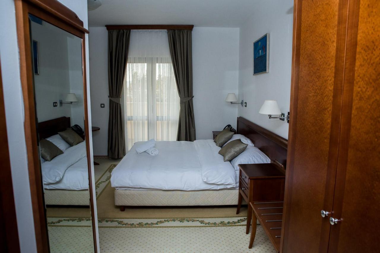 Hotel Hum Любушки Экстерьер фото